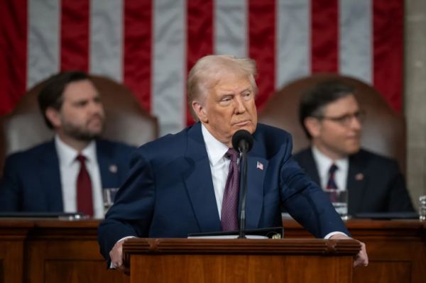 Самолет Трампа едва не попал в авиакатастрофу