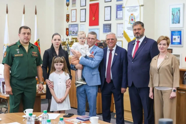 Спикер нижегородского парламента Евгений Люлин встретился с ветераном СВО Олегом Боряевым