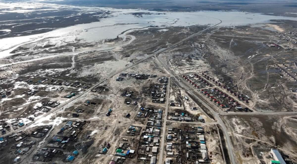 Токаев облетел подтопленные территории Западно-Казахстанской области