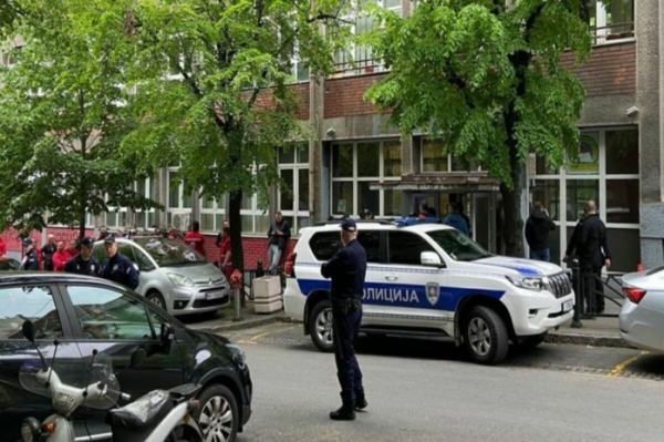 Восемь детей и охранник погибли в результате стрельбы в одной из школ Белграда
