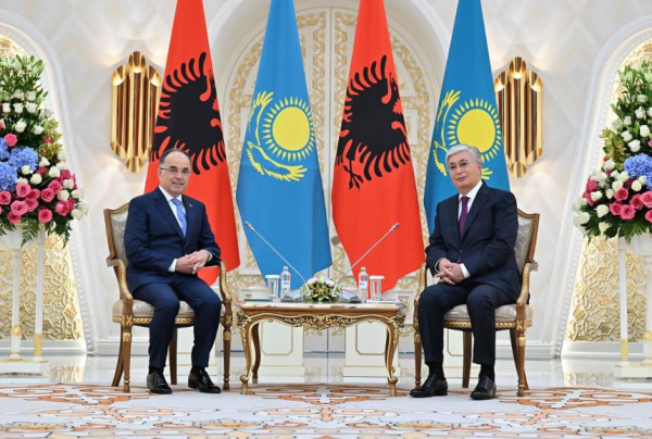 Президенты Казахстана и Албании провели переговоры в расширенном составе