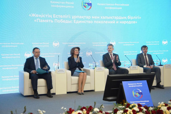 Аида Балаева напомнила о героизме казахстанцев и силе искусства в годы войны