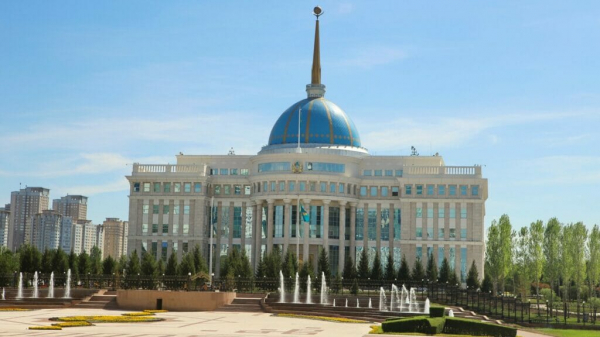 Токаев поздравил казахстанцев с Днем знаний и заявил, что учителям будет оказываться поддержка