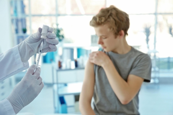 В Германии больше не рекомендуют вакцинацию против COVID-19 — фейк