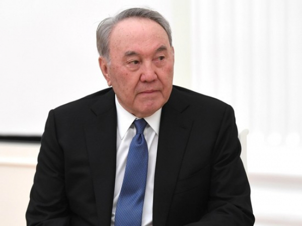 ЦИК Казахстана «разрешил» Назарбаеву снова идти на выборы