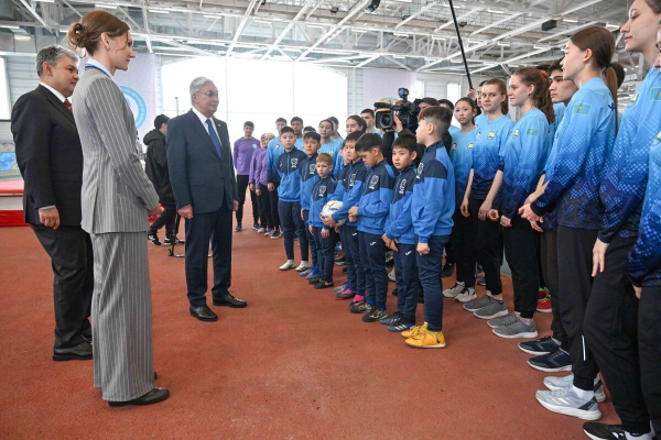 Токаев посетил легкоатлетический центр «Ольга Рыпакова»