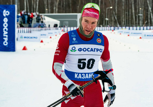 Александр Большунов стал чемпионом России в &laquo;разделке&raquo; на 10 км