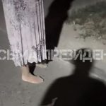 «Сын наказывал мать»: женщину со связанными руками и без обуви заметили в Алматы (видео)