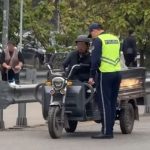 «Около 60 нарушений»: полиция взялась за водителей еще одного вида транспорта в Алматы (видео)