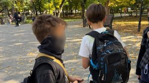 «Угрожал порезать лицо»: вооруженные ножом подростки напугали жителей Алматы (фото, видео)