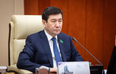 Кошанов озвучил недовольство качеством ответов чиновников на заседаниях мажилиса