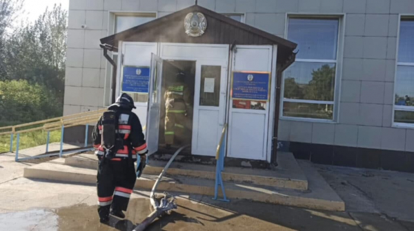Спасатели экстренно эвакуировали 15 детей из здания ДЮСШ в Акмолинской области